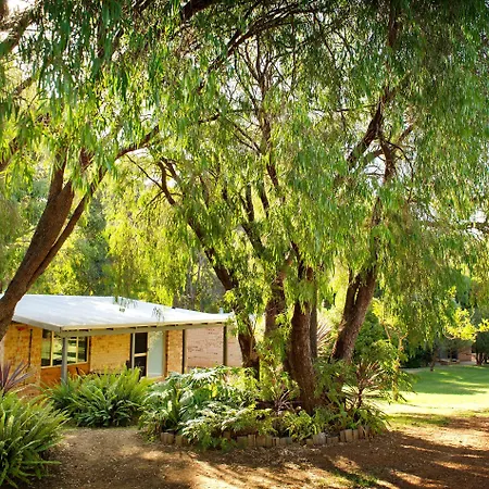 Peppermint Brook Cottages-3